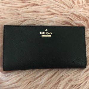GENTLY USED KATE SPADE WALLET